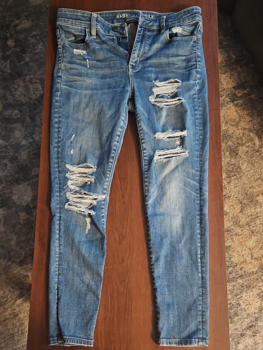 American Eagle Outfitters Women's Light Blue Distressed Skinny Jeans